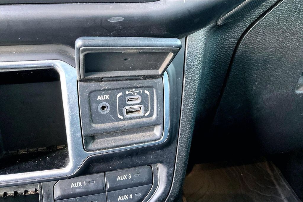 Used 2020 Teal Jeep Unlimited Sport image 26