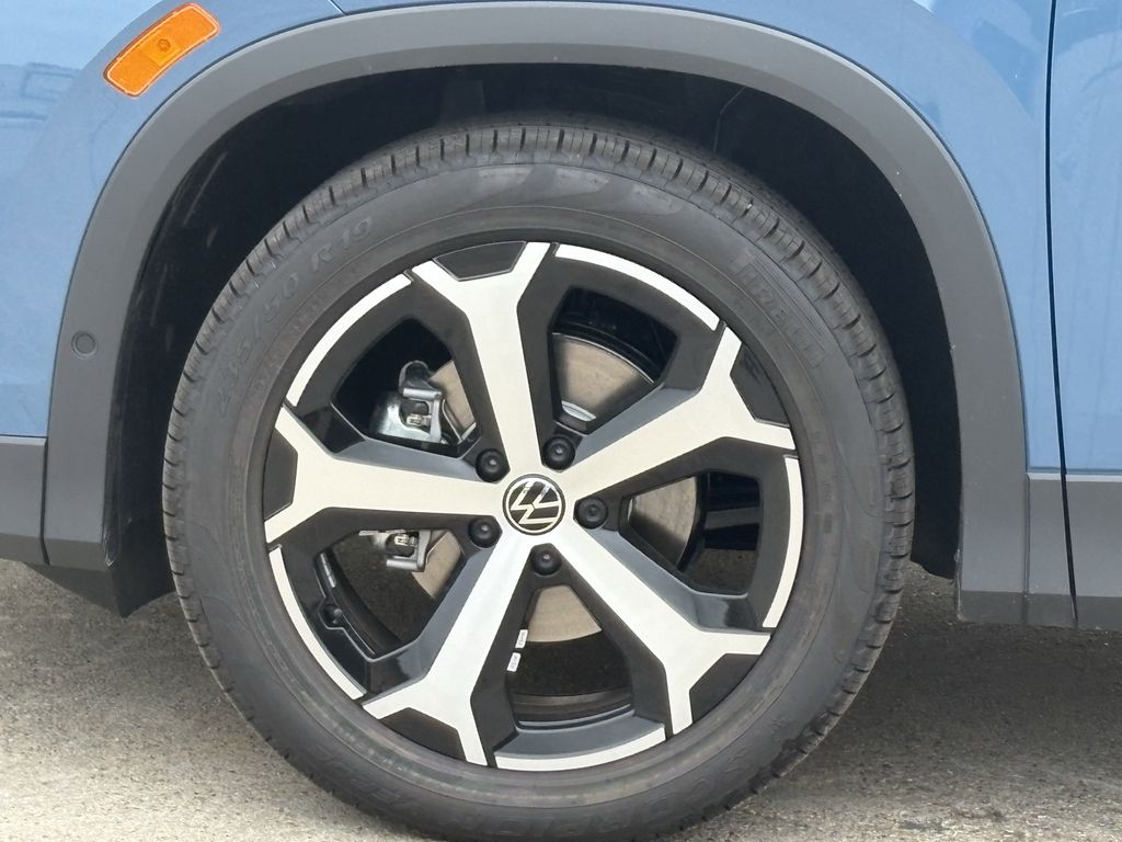 New 2025 Monterey Blue Volkswagen 2.0T SE image 9