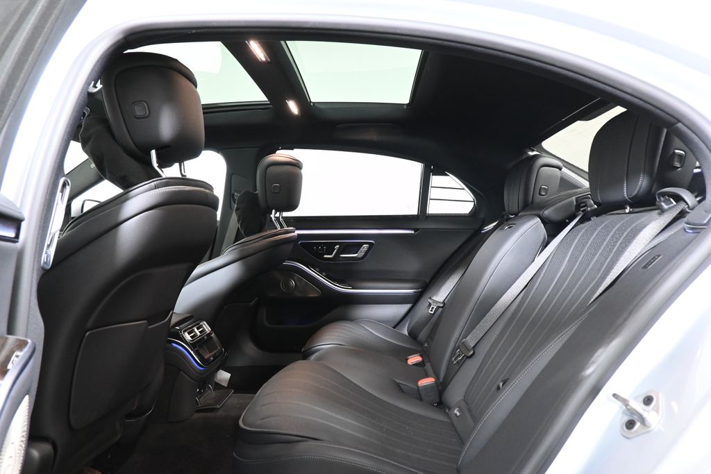 Thumbnail: 2022 Mercedes-Benz S-Class - 7