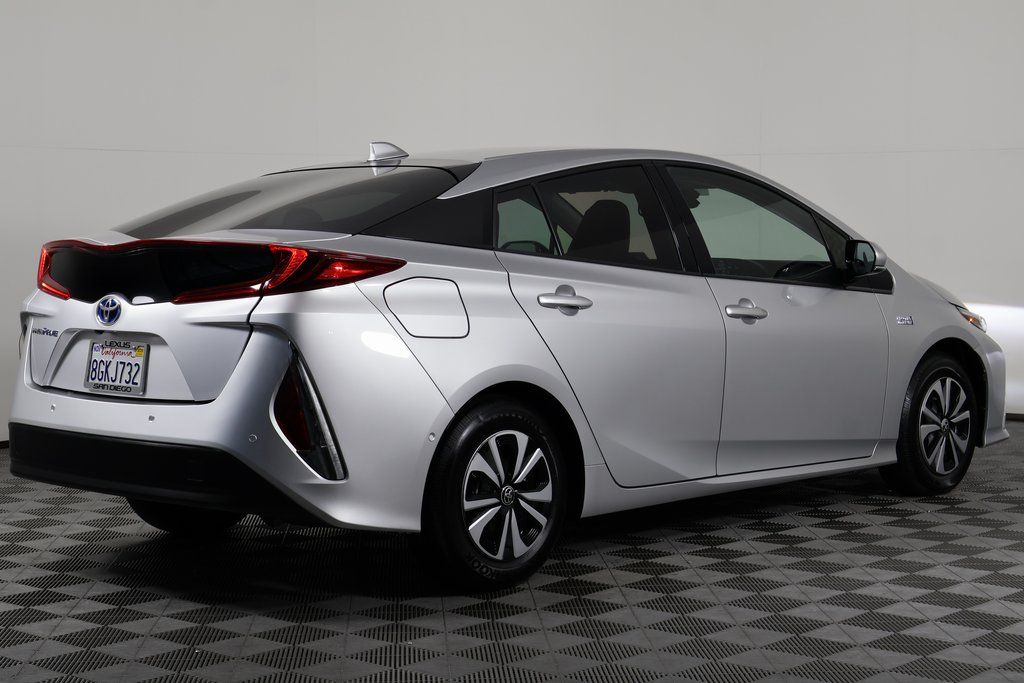 Thumbnail: 2018 Toyota Prius Prime - 4