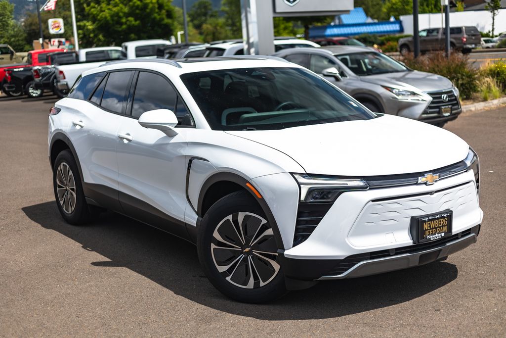 2024 Chevrolet Blazer EV LT thumbnail 2