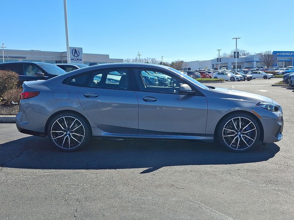 Thumbnail: 2024 BMW 2 Series - 7