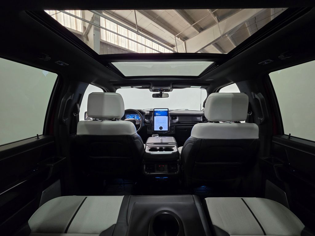 2025 Ford F-150 Lightning Platinum