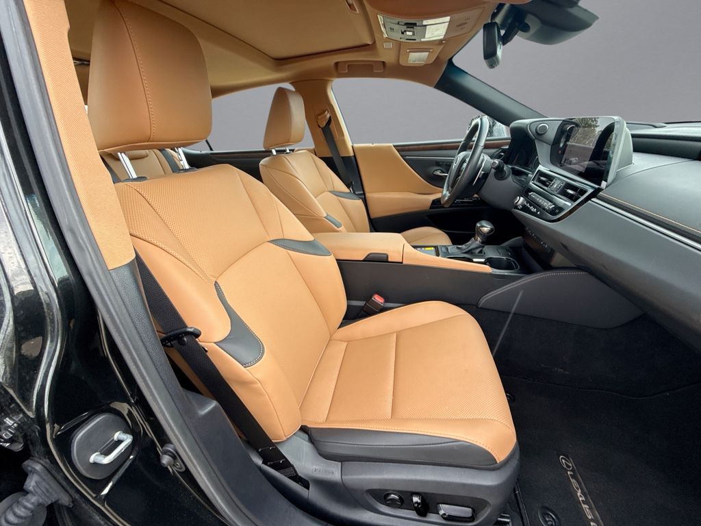 Thumbnail: 2025 Lexus ES - 16