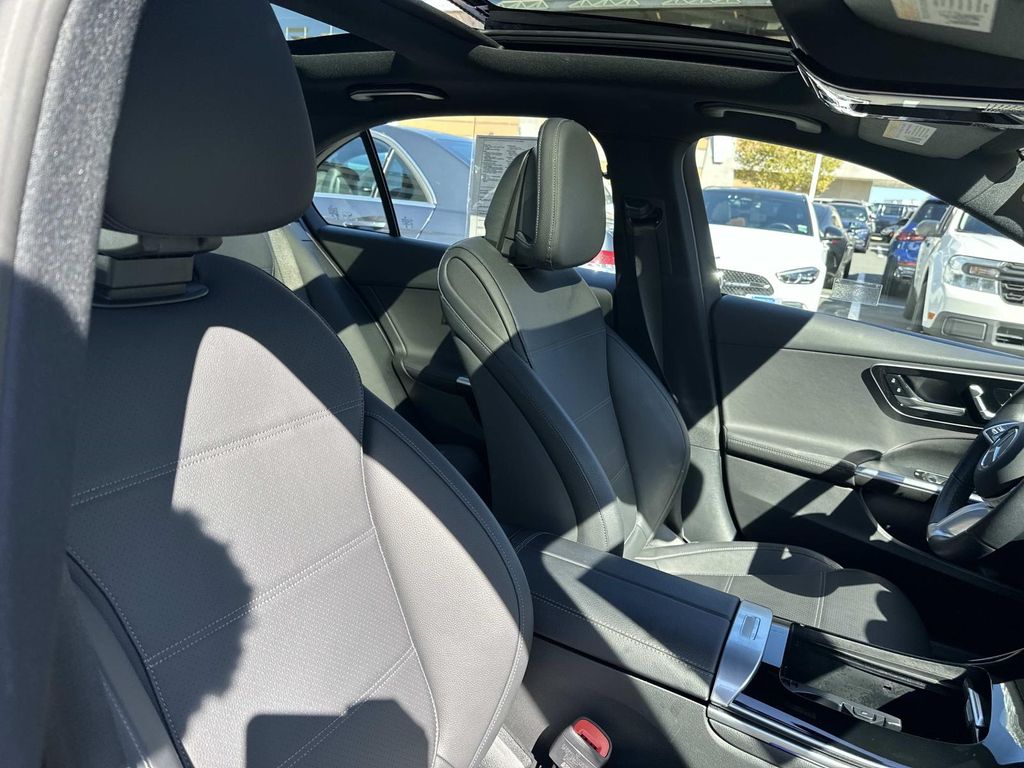 Thumbnail: 2025 Mercedes-Benz C-Class - 23