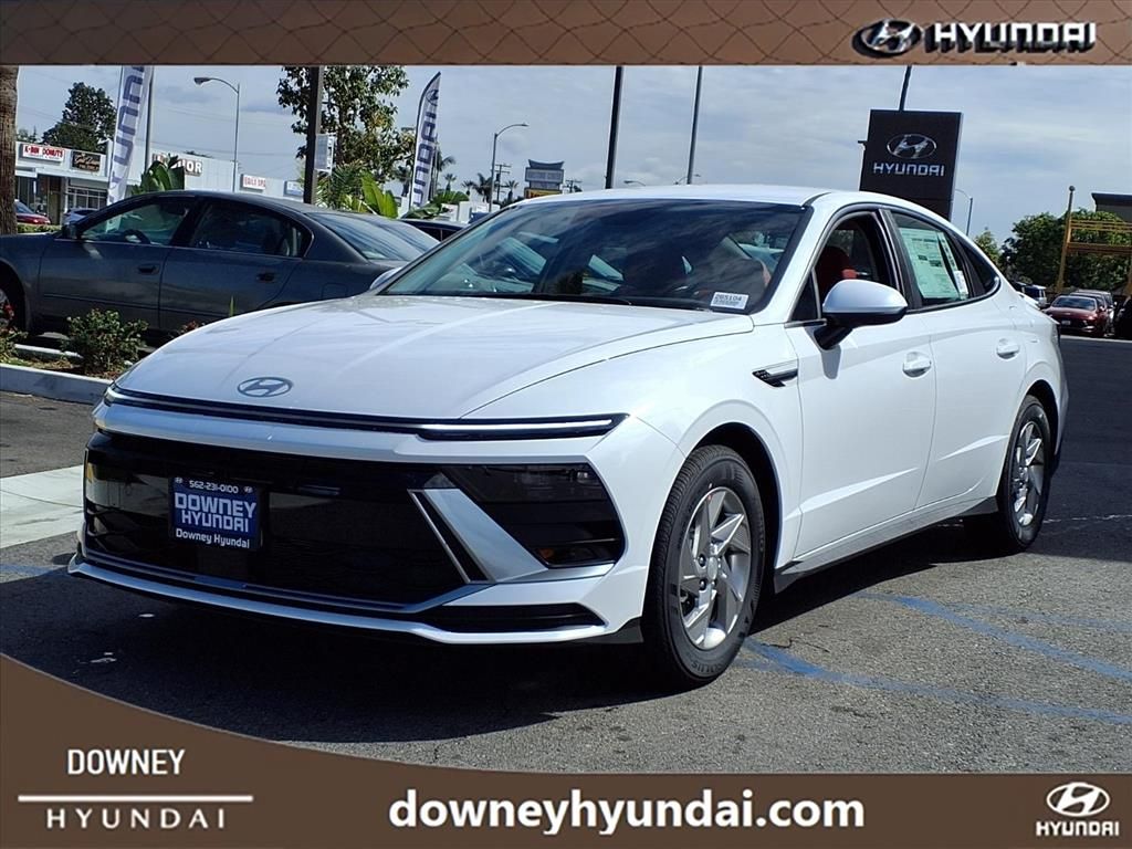 Serenity White 2026 Hyundai Sonata SE FWD Sedan Front-Wheel Drive 8-Speed Automatic