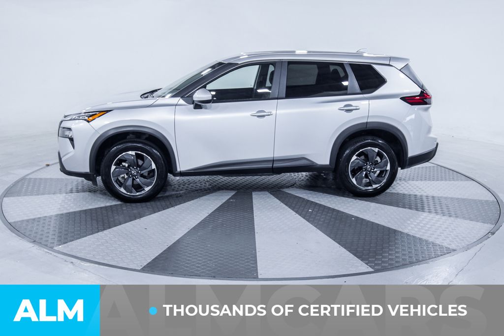 Used 2025 Silver Nissan SV image 4