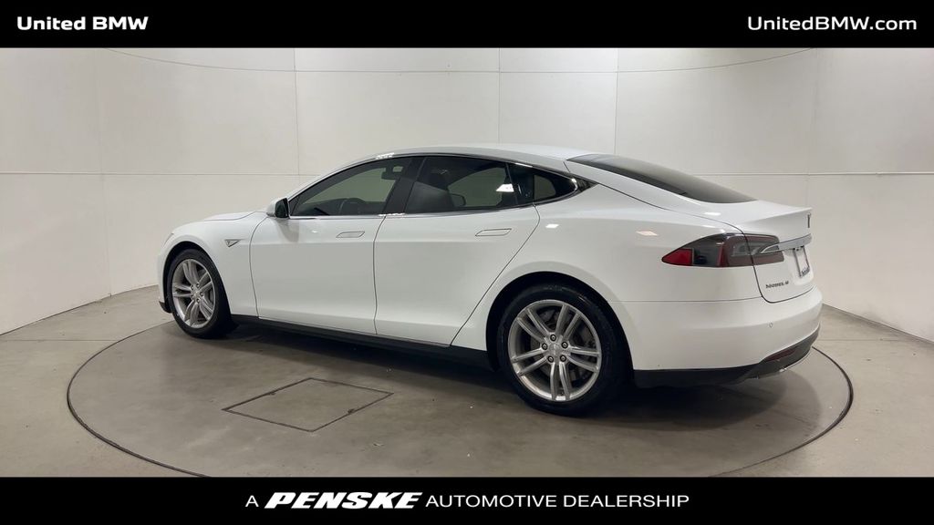Thumbnail: 2014 Tesla Model S - 6