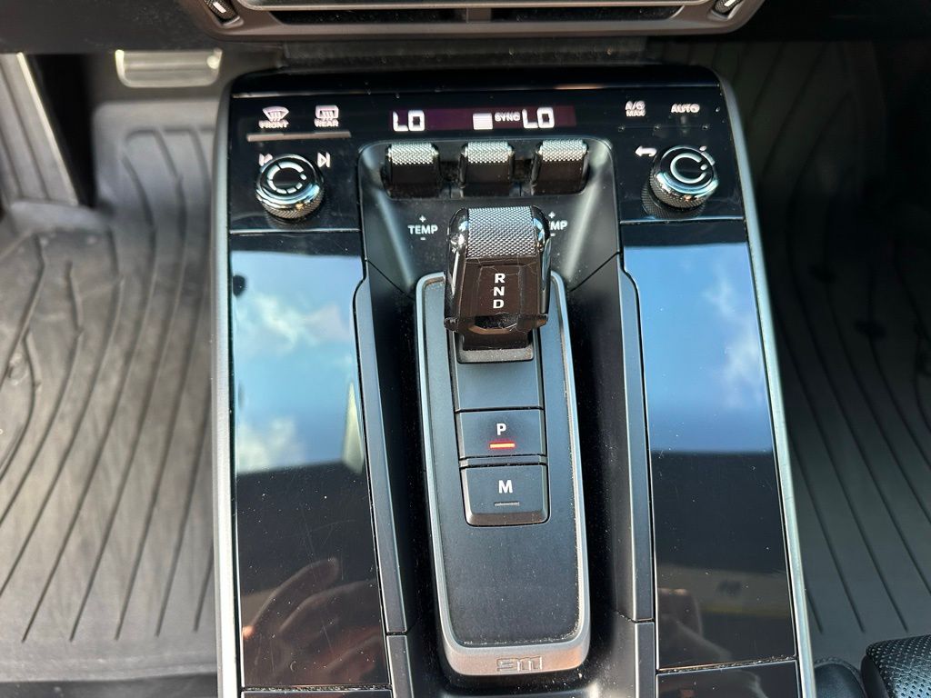 Thumbnail: 2020 Porsche 911 - 28