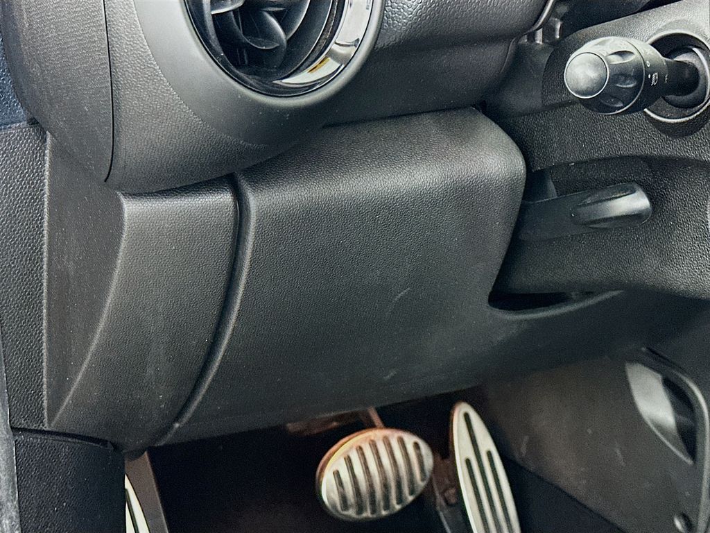 Thumbnail: 2013 MINI Cooper Countryman - 10