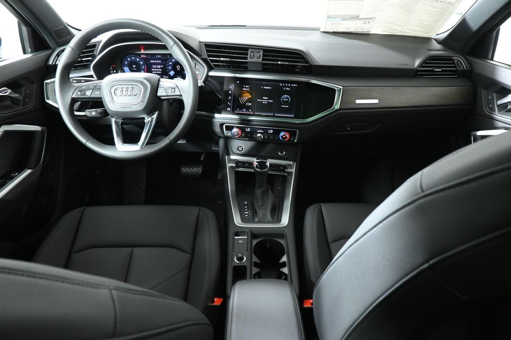 Thumbnail: 2025 Audi Q3 - 4