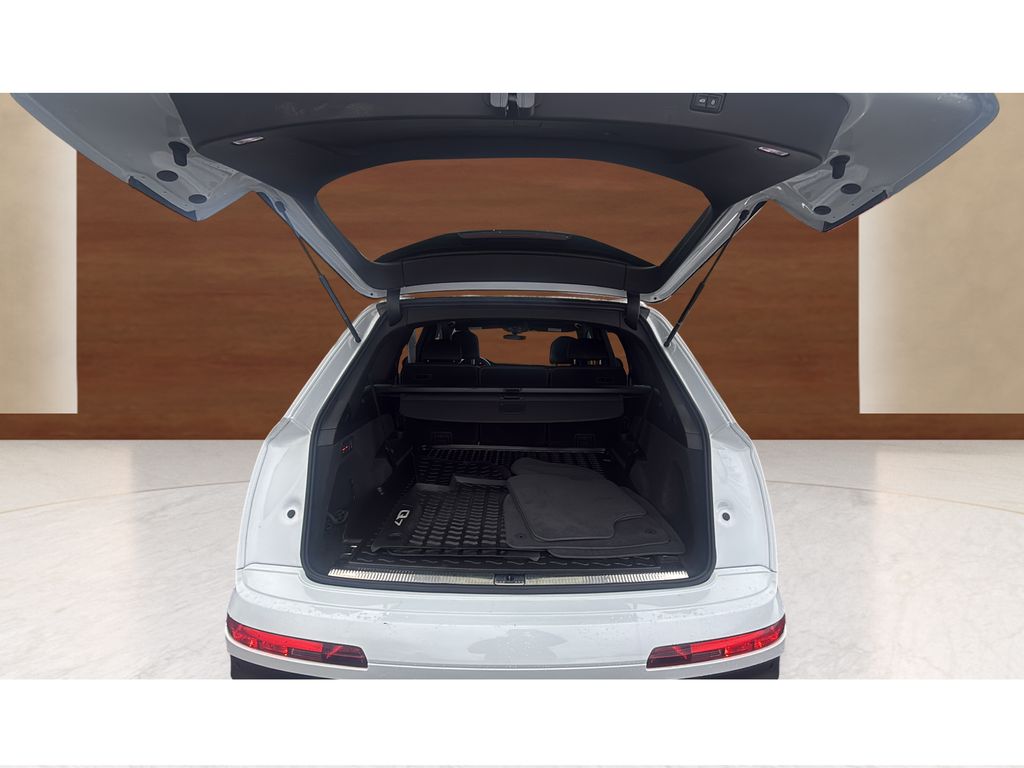 used 2022 Audi Q7 car, priced at $37,300