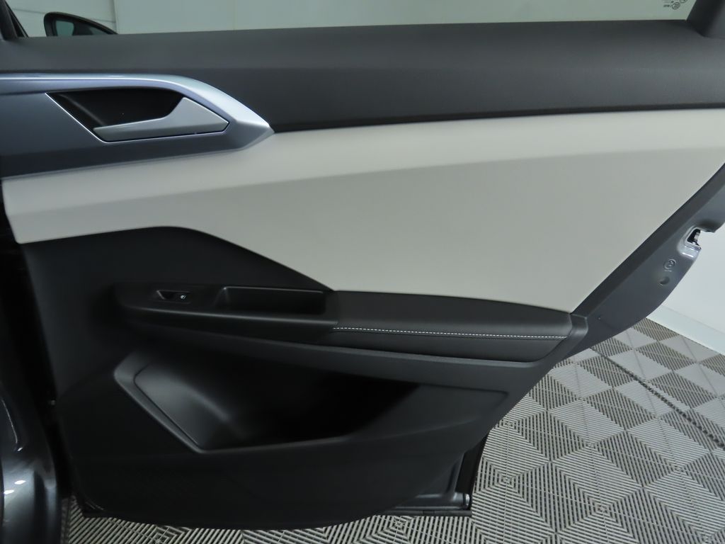 Thumbnail: 2025 Volkswagen Taos - 27