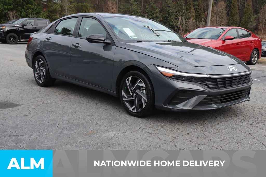 Used 2025 Gray Hyundai SEL Sport image 5
