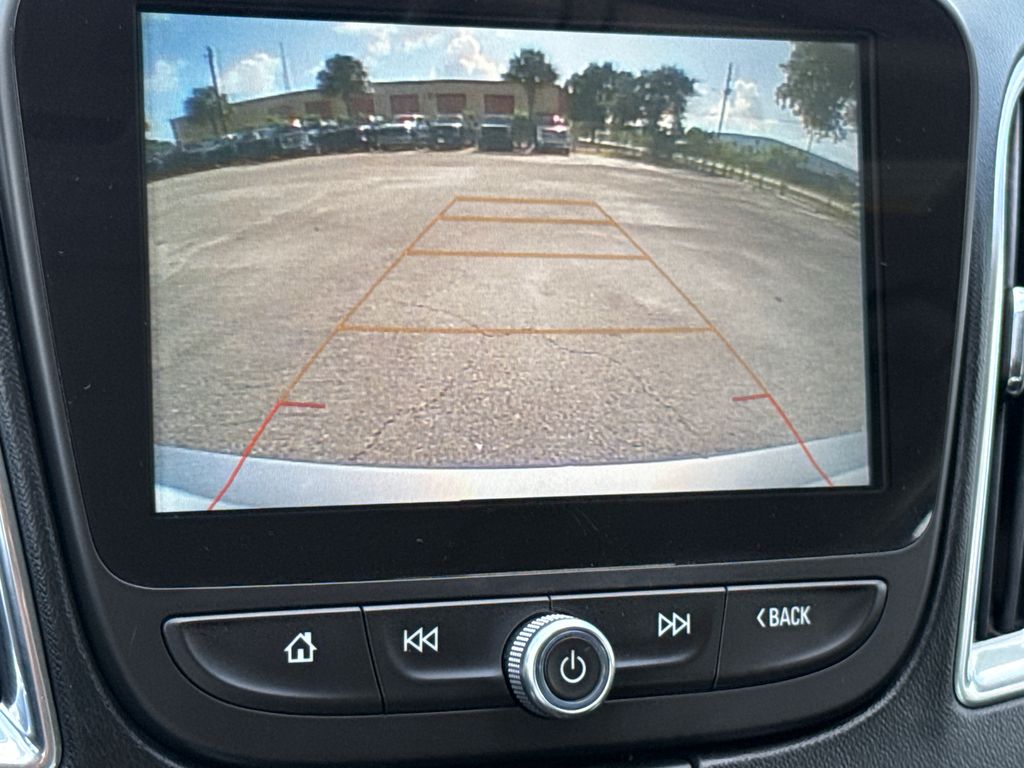 Used 2018 Silver Chevrolet LT image 20
