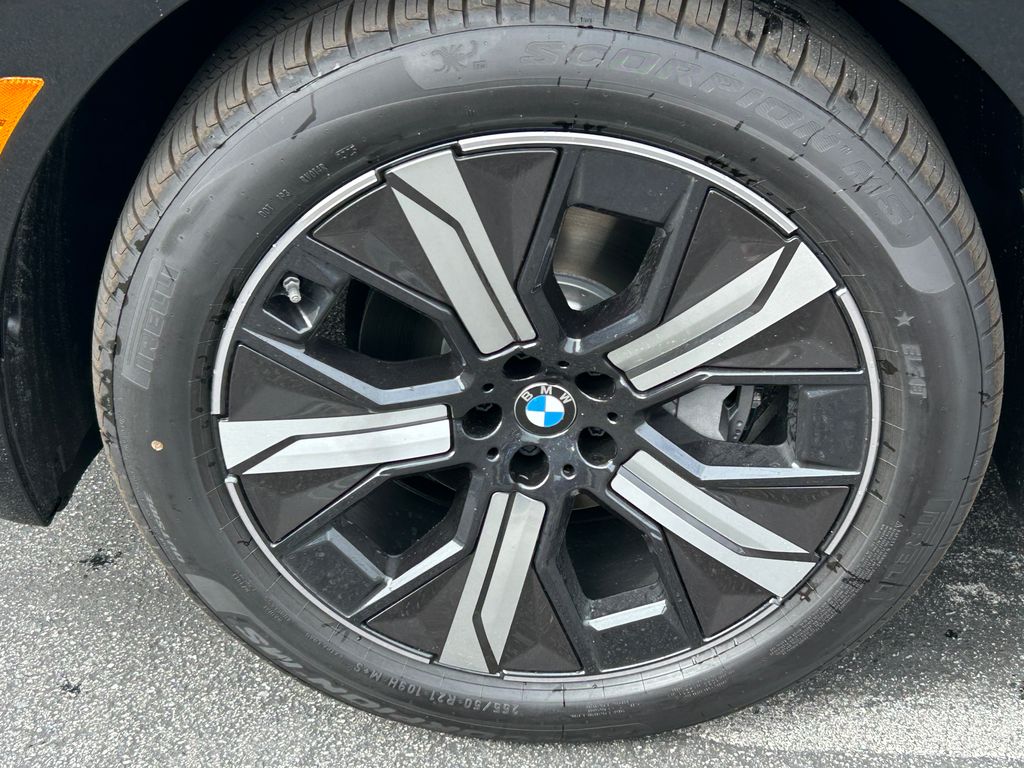 Thumbnail: 2026 BMW iX - 9