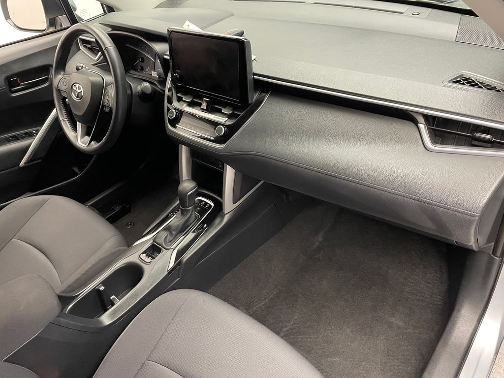2023 Toyota Corolla Cross LE 15