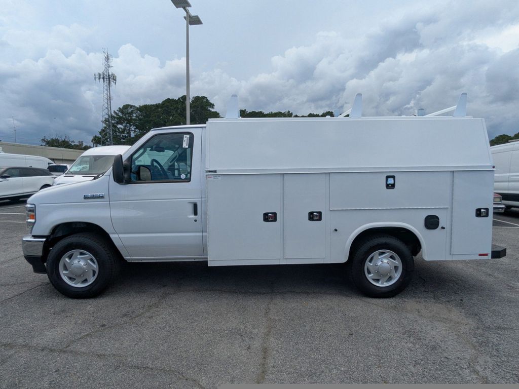 2026 Ford E-350 Cutaway 