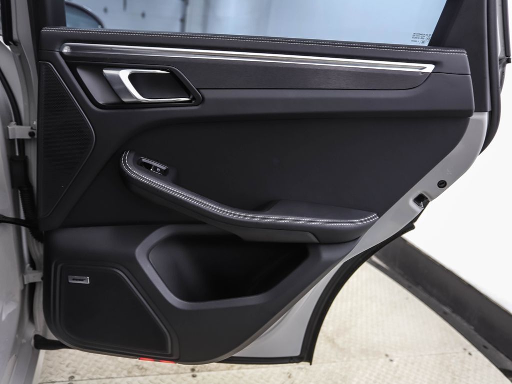 Thumbnail: 2023 Porsche Macan - 23