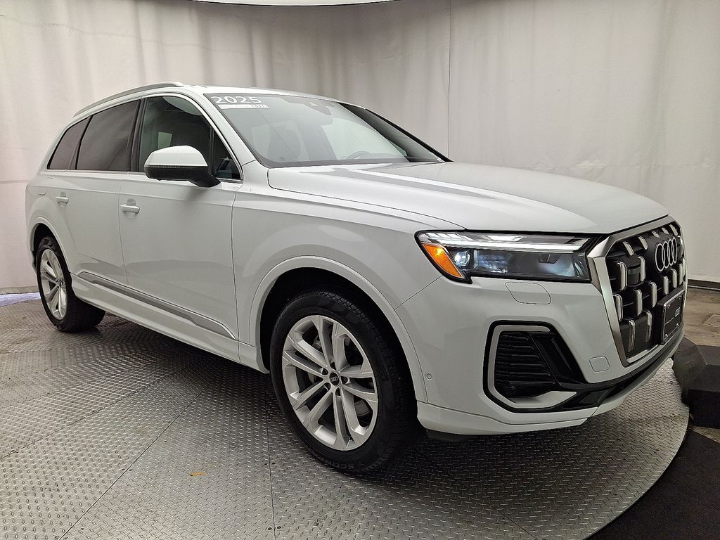 Thumbnail: 2025 Audi Q7 - 3