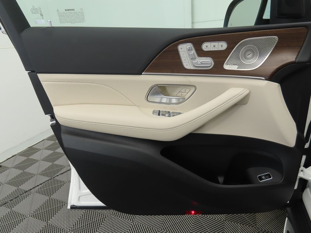 2025 Mercedes-Benz GLE 450 24