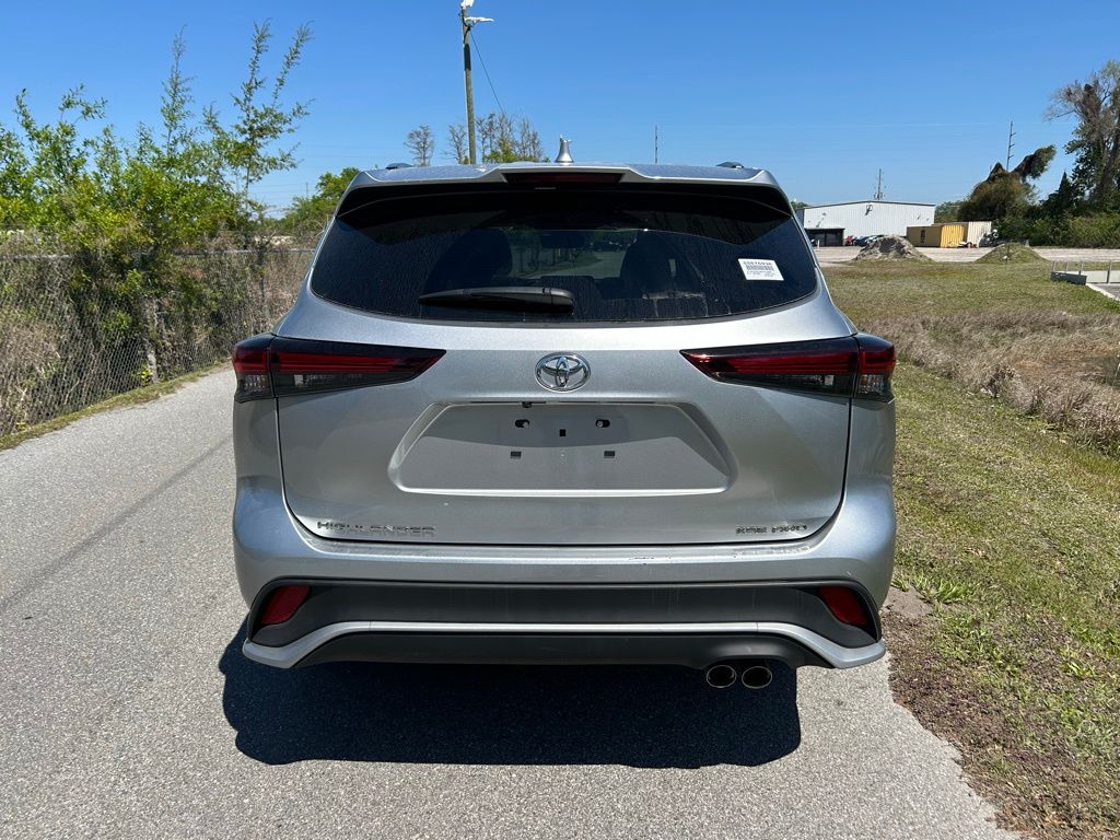 Thumbnail: 2025 Toyota Highlander - 4