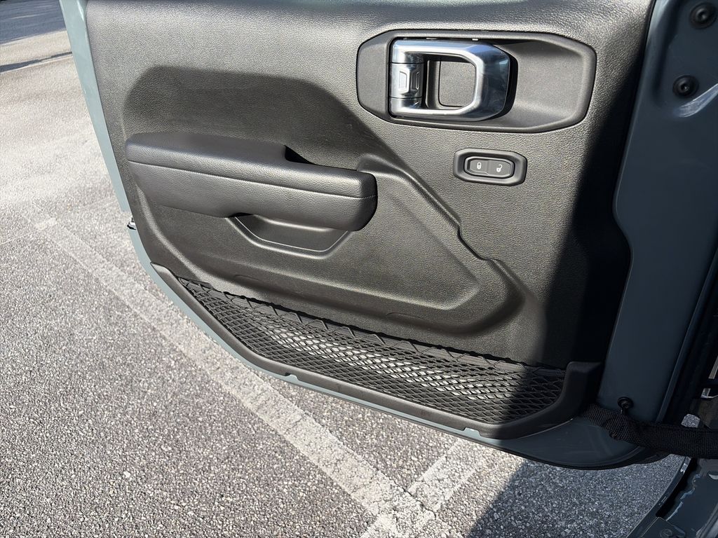 Used 2025 Jeep Wrangler SUV