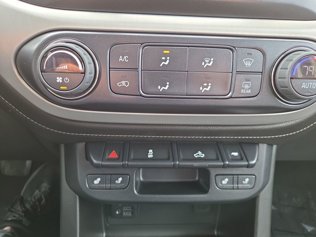 used 2022 GMC Canyon car, priced at $30,300