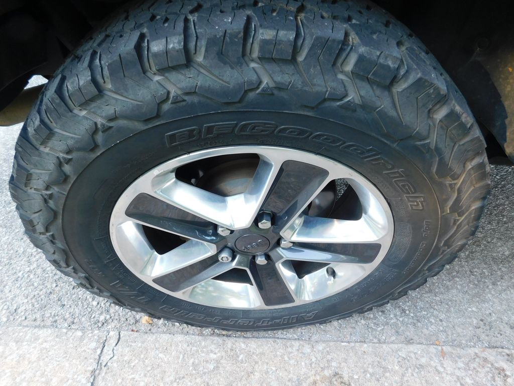Thumbnail: 2019 Jeep Wrangler - 7