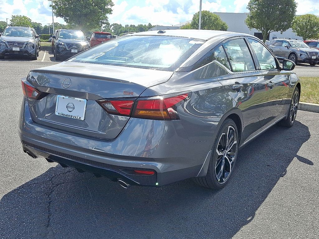Thumbnail: 2025 Nissan Altima - 4