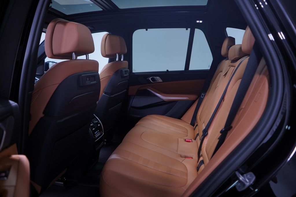 Thumbnail: 2022 BMW X5 - 9