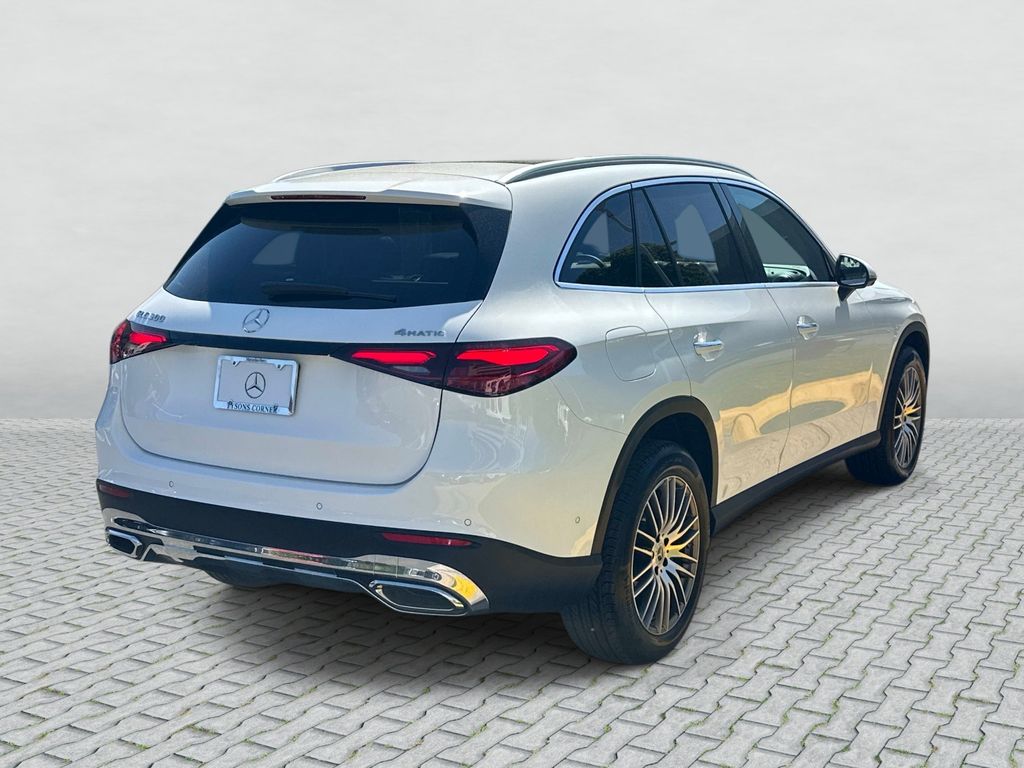 Thumbnail: 2025 Mercedes-Benz GLC - 11