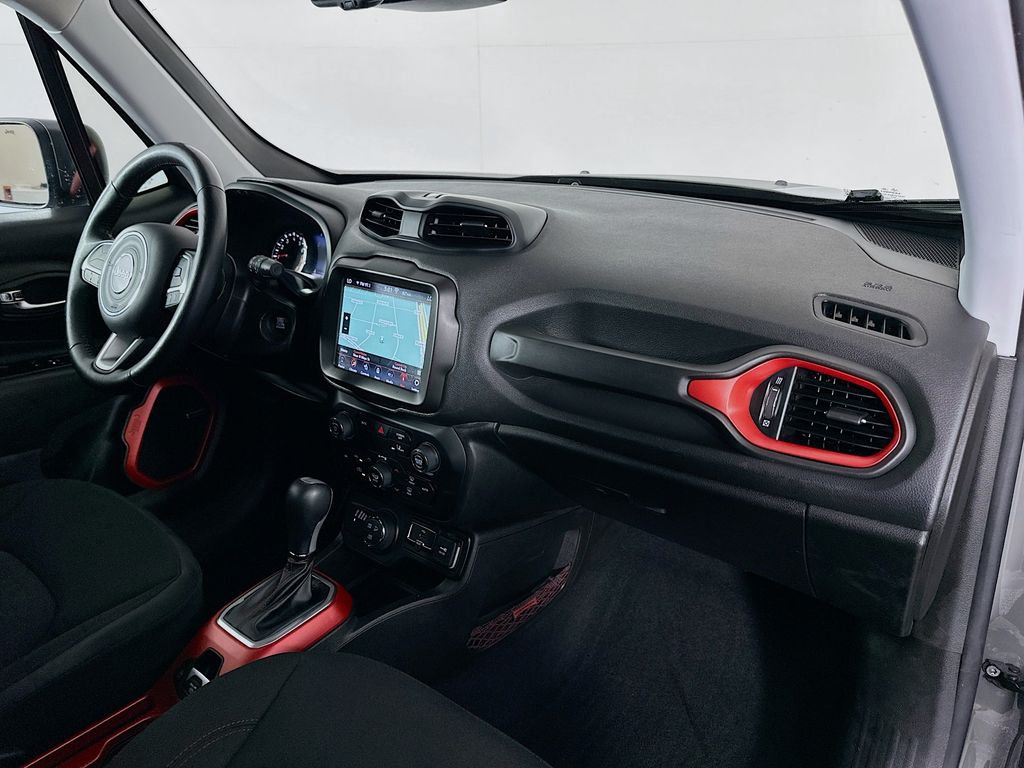 Thumbnail: 2021 Jeep Renegade - 29