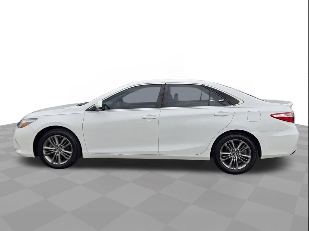 2017 Toyota Camry SE White at Emmons Autoplex