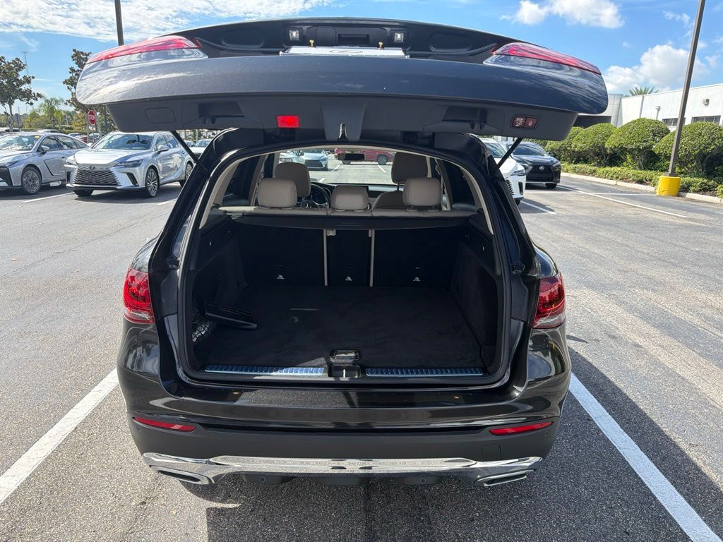 Thumbnail: 2020 Mercedes-Benz GLC - 8