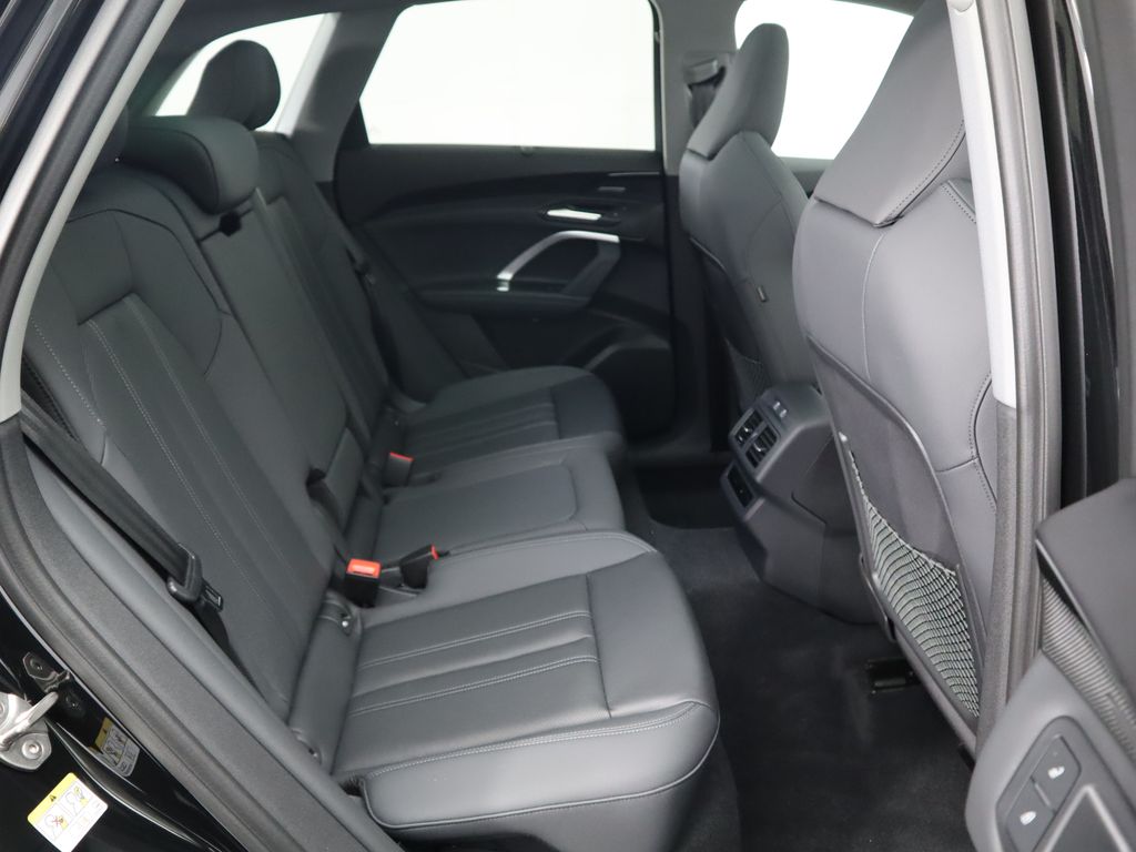 2025 Audi Q5  24