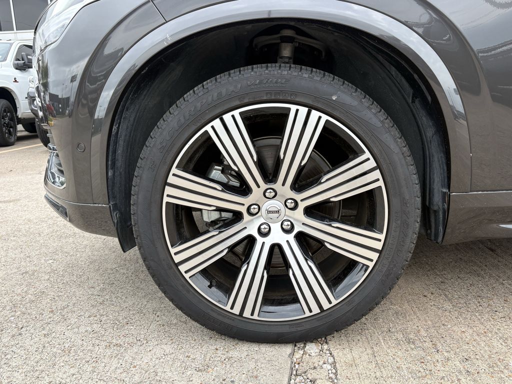 2025 Volvo XC90 B6 Ultra - 8