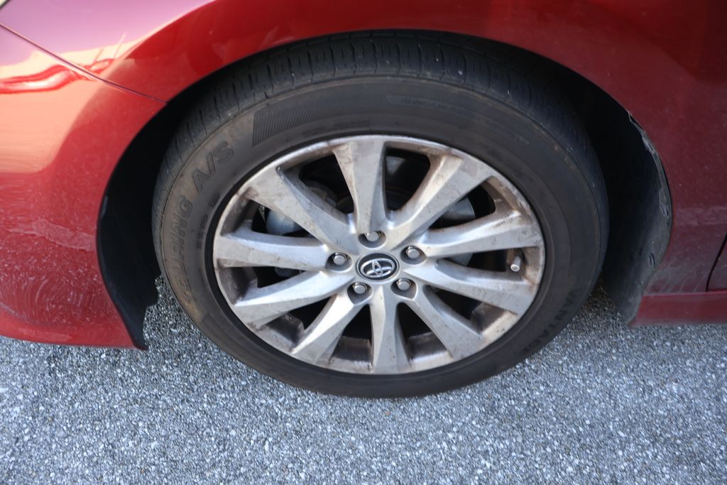 Thumbnail: 2019 Toyota Camry - 4