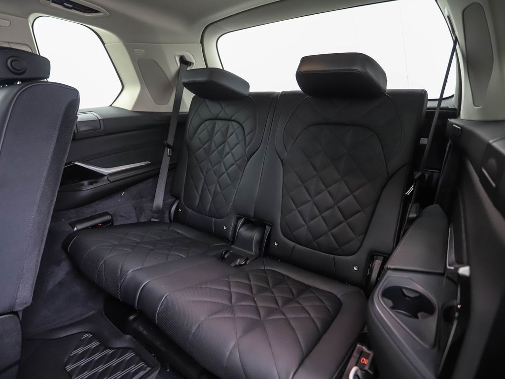 2026 BMW X7 xDrive40i 23