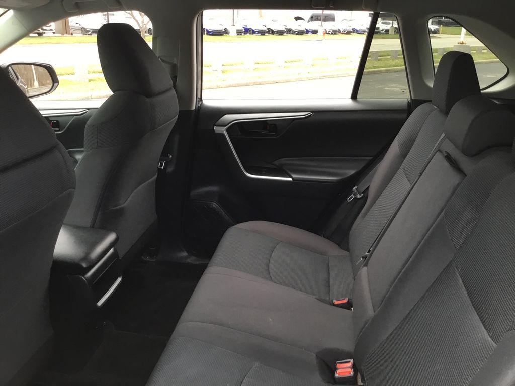 Thumbnail: 2021 Toyota RAV4 - 16