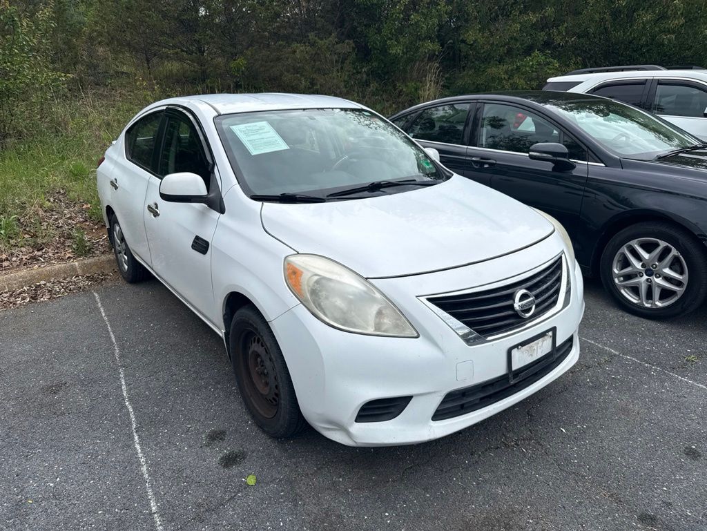 2013 Nissan Versa 1.6 SV