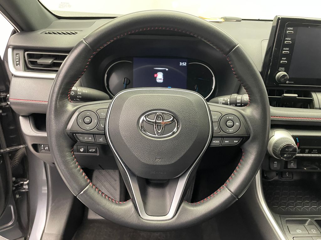 Thumbnail: 2022 Toyota RAV4 - 21