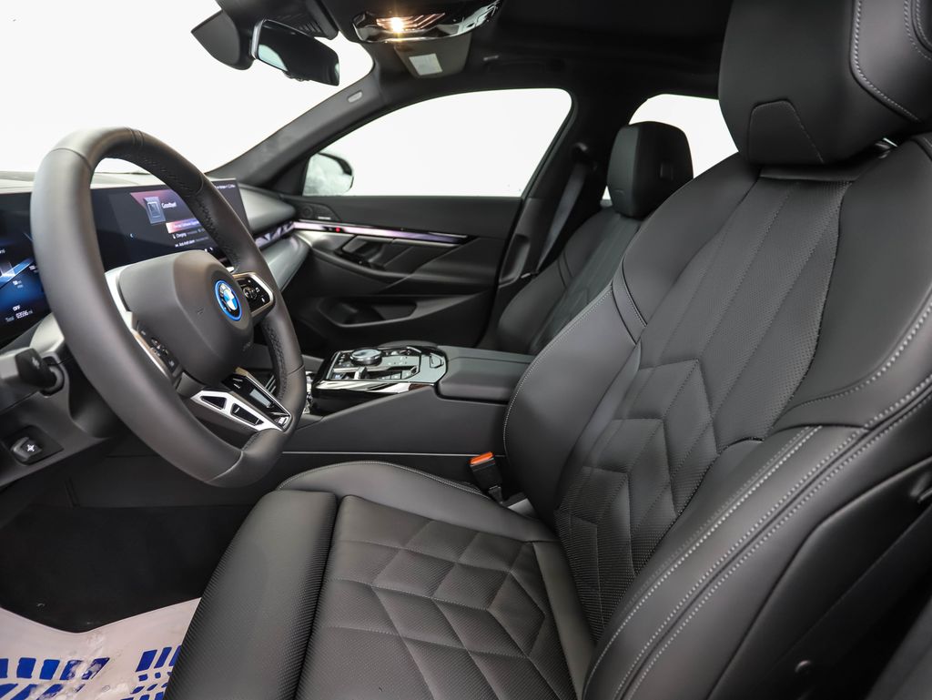 Thumbnail: 2026 BMW i5 - 11