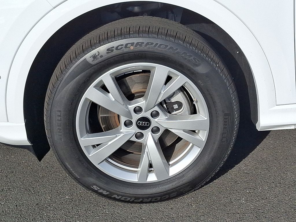 Thumbnail: 2025 Audi Q5 - 5