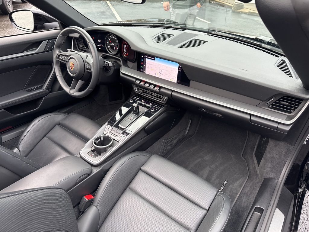 2023 Porsche 911 Carrera photo
