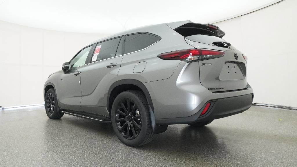 Thumbnail: 2025 Toyota Highlander - 5