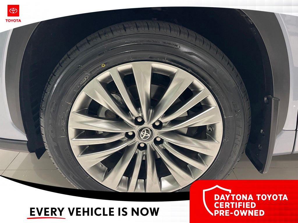 Used 2023 Toyota Highlander Hybrid SUV