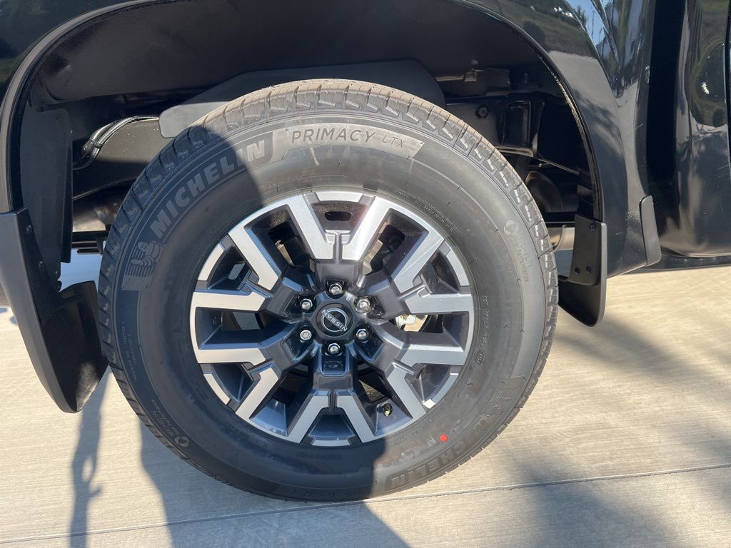 2025 Super Black Nissan Frontier SL RWD Truck