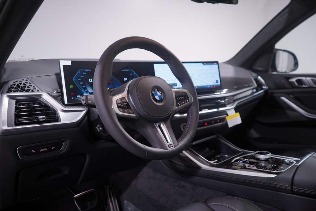 2025 BMW X7 M60i 6