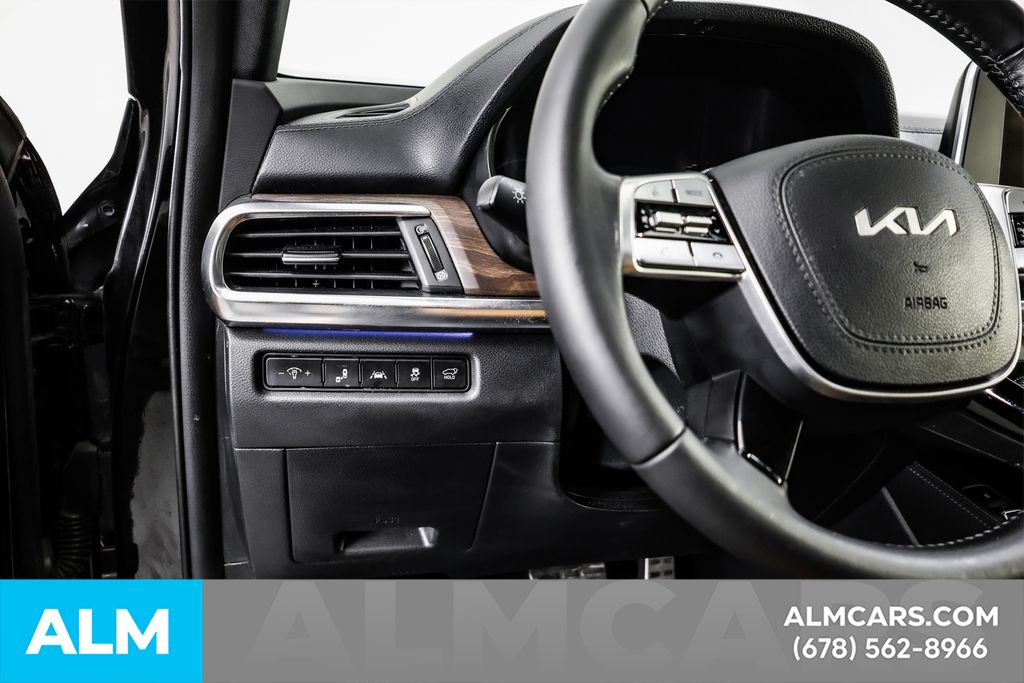 Used 2022 Black Kia SX image 25